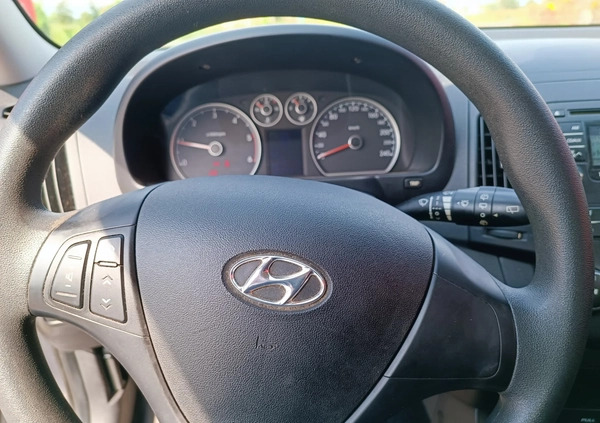 Hyundai I30 cena 9950 przebieg: 302000, rok produkcji 2010 z Czarnków małe 137